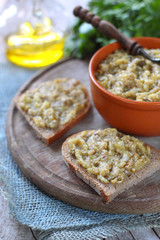 Pike caviar with toast of toasted bread