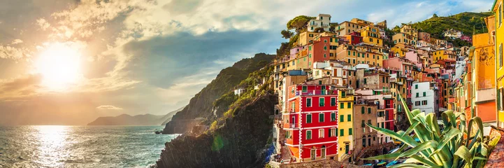 Fototapete Rund Riomaggiore-Panorama, Cinque Terre, Italien © QQ7