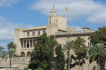 Fototapeta na wymiar Palacio de Almudaina, Palma de Mallorca, España
