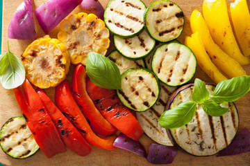 healthy grilled vegetables on chopping board
