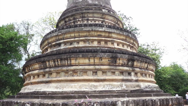 Video of old and vintage Thai buddhist pagoda stupa