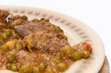 Cooked green peas and chicken liver