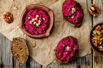 beet pesto