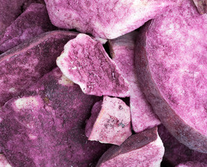 Close view of Maqui powdered freeze dried apple slices