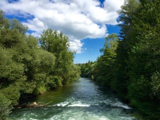 Loisachkanal bei Wolfratshausen rauscht Richtung Isar