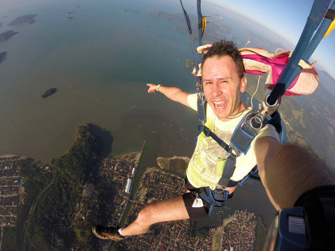 Skydiving - Practice tourism in Brazilian skies