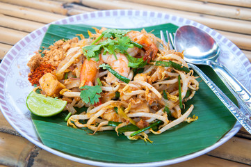 Thai noodles with shrimp (Pad Thai)