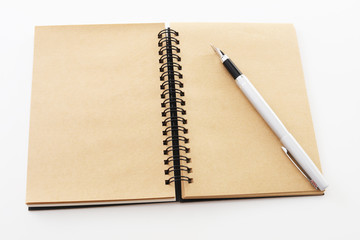 おしゃれなノートとペン