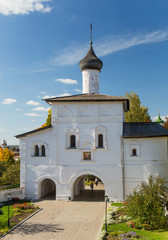 Fototapeta na wymiar Annunciation Gate Church in Monastery - Suzdal