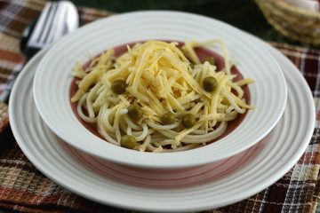 pasta with cheese and peas