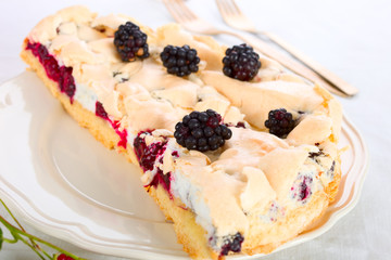 Brombeer-Baiser-Kuchen