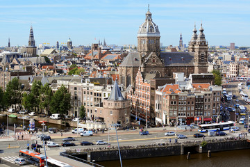 Blick über Amsterdam auf die Basilika St. Nikolaus - Sint Nicolaasbasiliek  © Dan Race