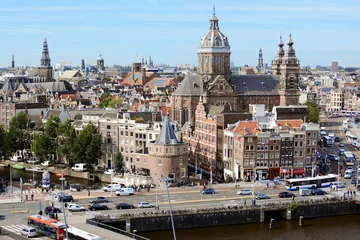 Fotobehang Blick über Amsterdam auf die Basilika St. Nikolaus - Sint Nicolaasbasiliek  © Dan Race
