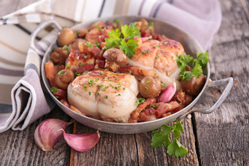 meat cooked with mushroom and bacon