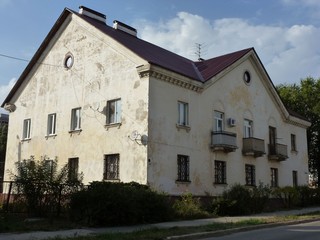 Жилой дом старой застройки в Тольятти