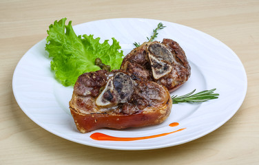 Roasted pork knee