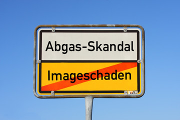 Abgas-Skandal Schild 