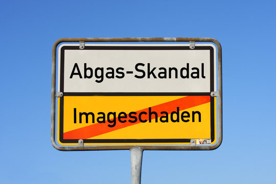 Abgas-Skandal Schild 