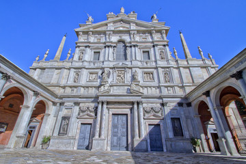 Fototapeta na wymiar milano chiesa santuario santa maria dei miracoli presso san celso italia lombardia