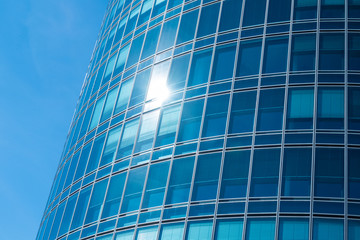 Fassade aus Glas vom Hochaus