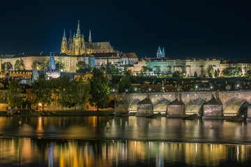 Prag bei Nacht