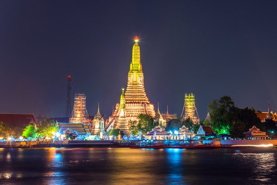 wat arun also call temple of dawn is in the bank of chaophraya r