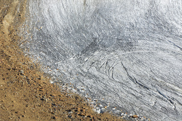 Eis und Geröll am Karlesferner, Österreich