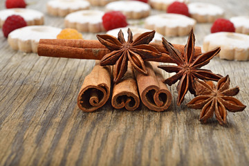 anice stellata e cannella spezie