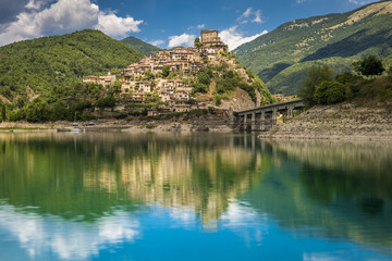 Lago del Turano.
