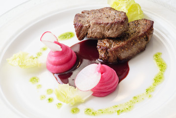 steak with berry sauce