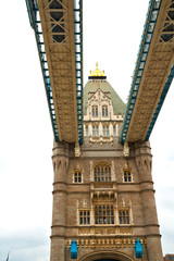 Fototapeta na wymiar tower in england old bridge the cloudy sky