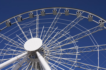 Fragment of metal structures rides ferris wheel