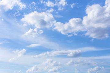 Fototapeta premium Blue sky background in sunshine