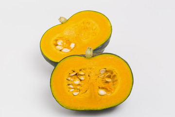 半分に切ったカボチャ