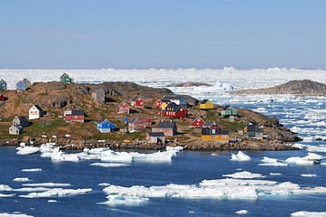 Granlandia wioska Kulusuk © robnaw