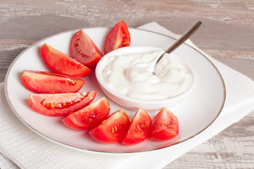 tomatoes and sour cream
