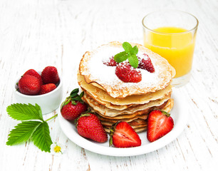 Pancakes with strawberries