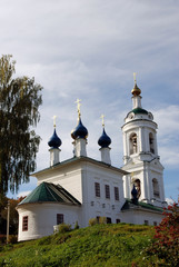 Fototapeta na wymiar Saint Barbara church in Ples, Russia.