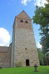 Fototapeta na wymiar Romanische Pfarrkirche St. Kilian (Lüdge, Nordrhein-Westfalen)