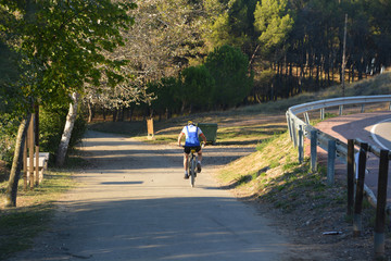 ruta en bicicleta por el campo