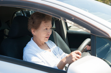 高齢者の危険な運転