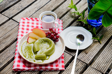 Green tea cake