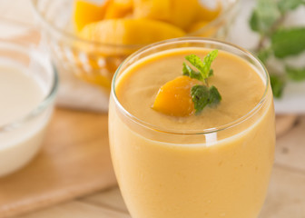 mango smoothie
