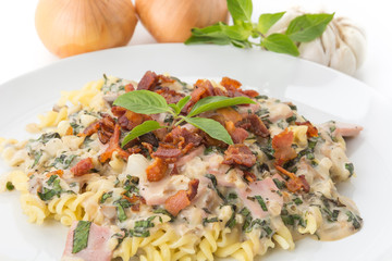 penne pasta with cream sauce