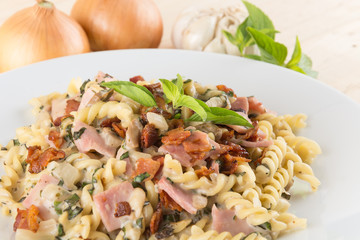penne pasta with cream sauce