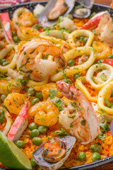 Paella de mariscos receta española
