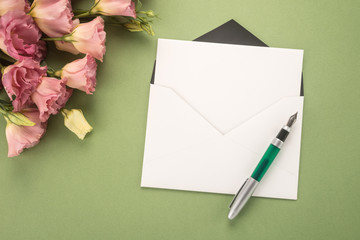  Flowers, envelope and pen 