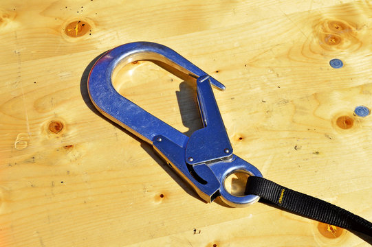 Sicherheitskarabiner Images – Browse 14 Stock Photos, Vectors, and ...