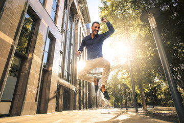 success Mantelkauf Firmengründung aktiengesellschaft success Unternehmensgründung GmbH gesellschaft kaufen berlin