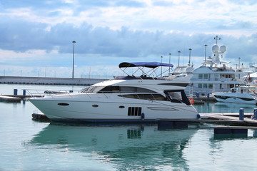 Fototapeta premium Yacht in the port